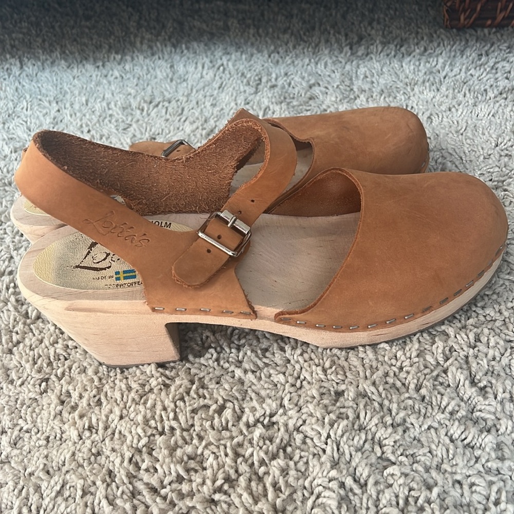 Clogs